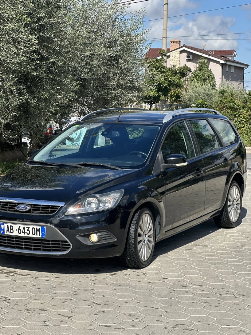 Alquila un coche en Tirana