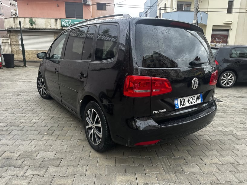 Louer une voiture à Tirana
