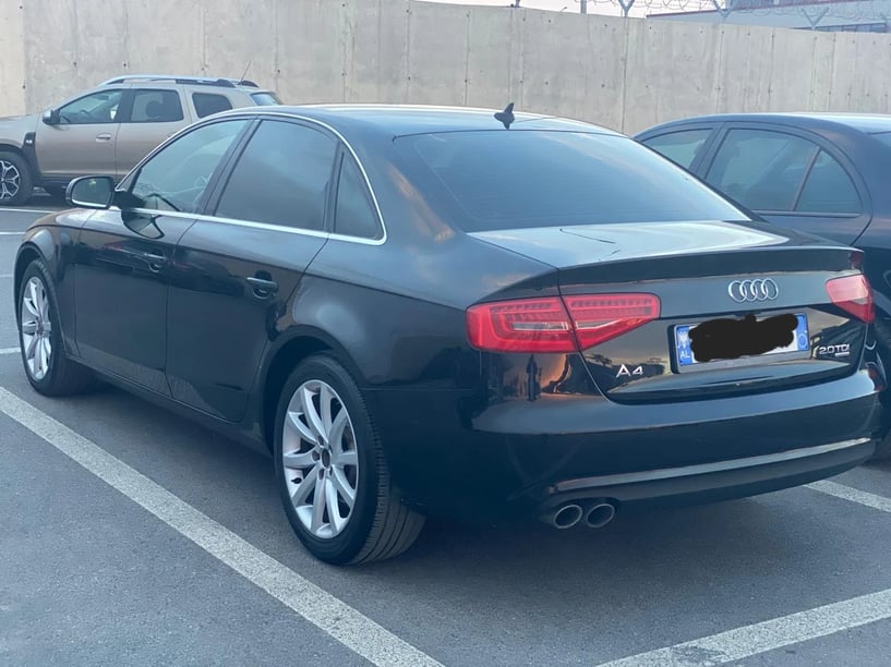 Alquila un coche en Tirana