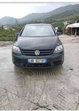 Merrni me qira një makinë në Tirana