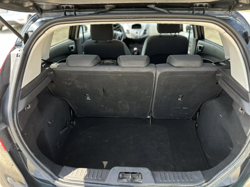 Noleggia un'auto a Tirana