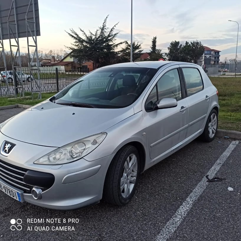 Rent a car in Tirana