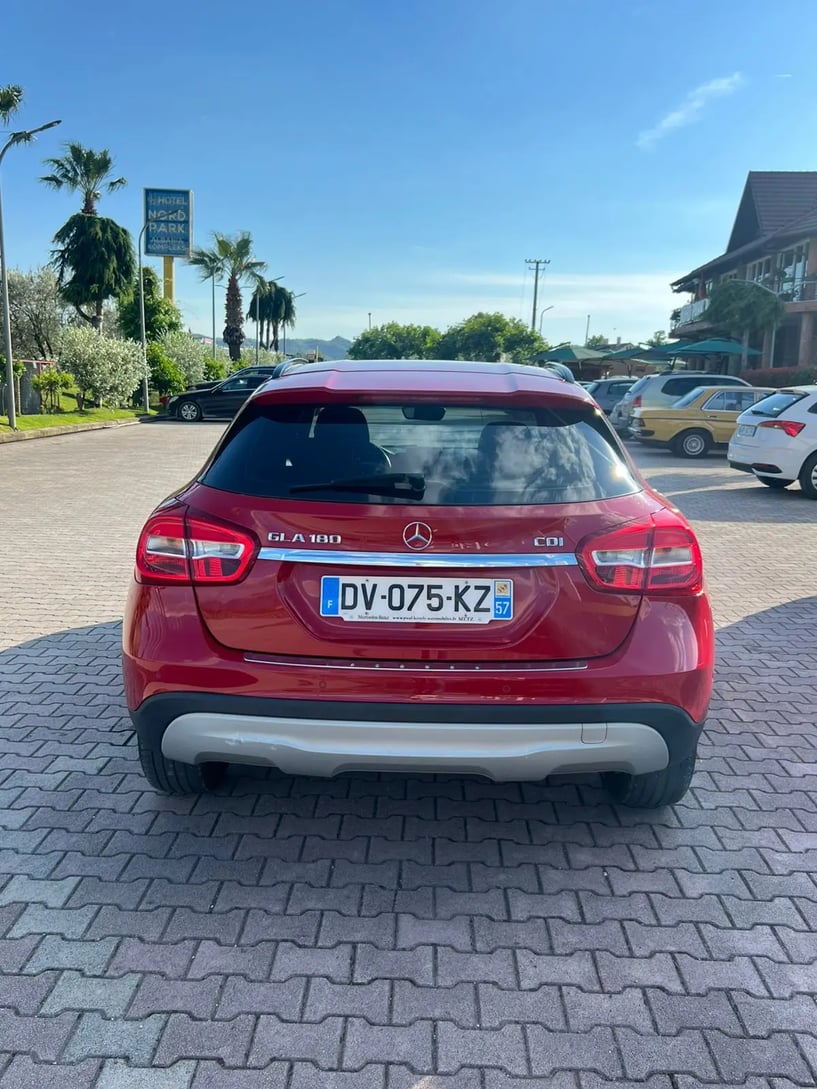 Louer une voiture à Tirana