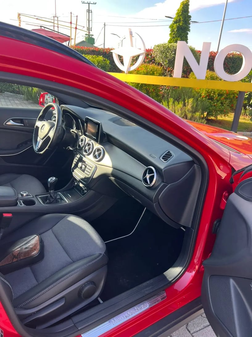 Louer une voiture à Tirana