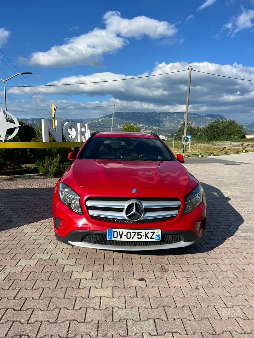 Louer une voiture à Tirana