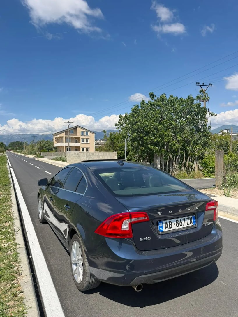 Wynajmij samochód w Tirana