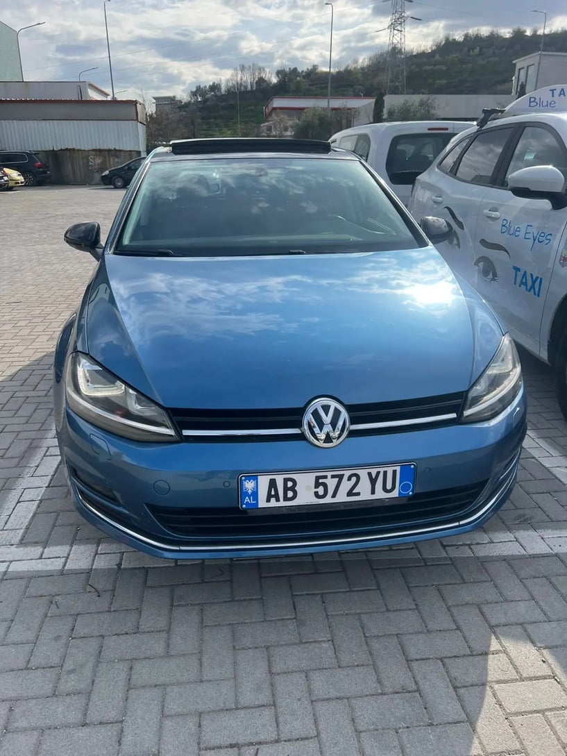 Alquila un coche en Tirana
