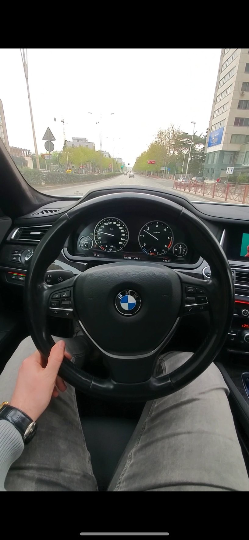 Noleggia un'auto a Tirana