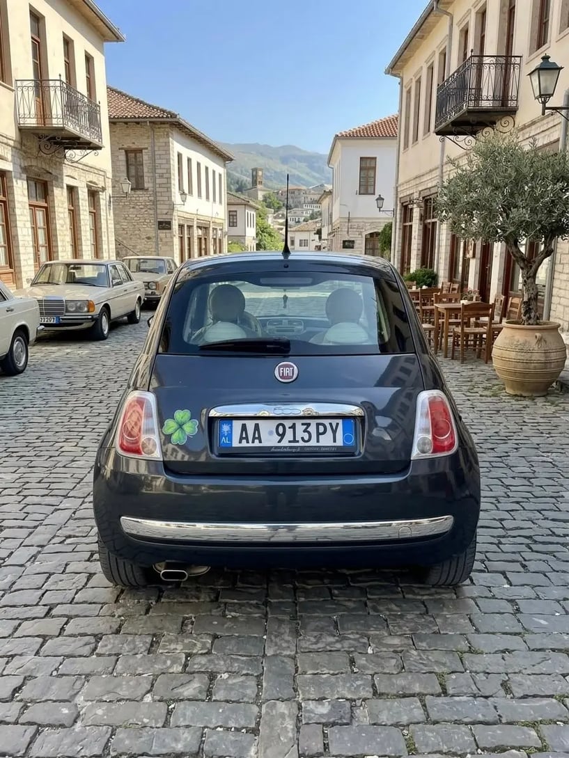 Alquila un coche en Tirana