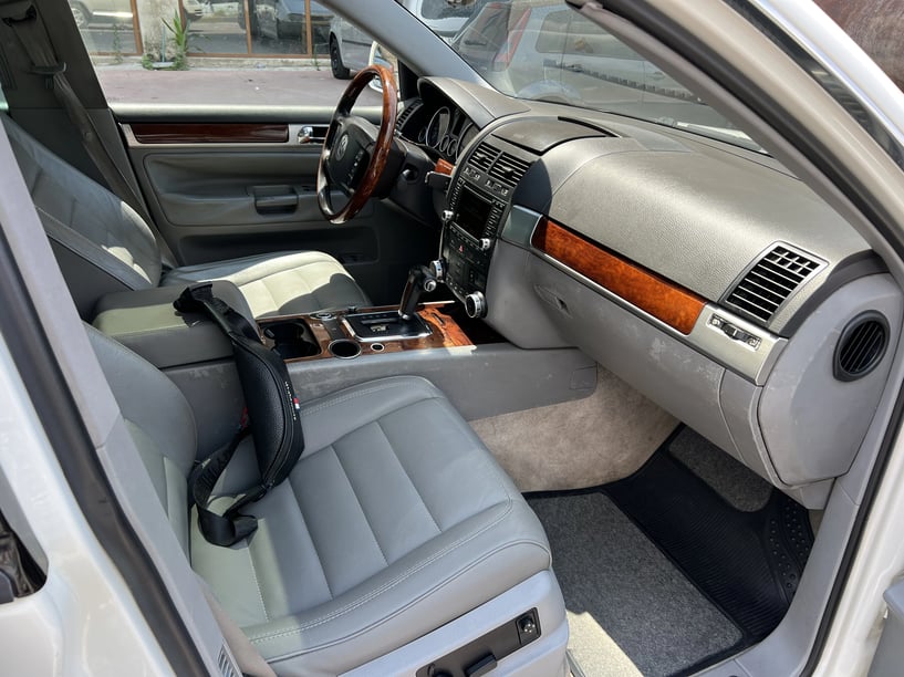 Wynajmij samochód w Gjirokastër