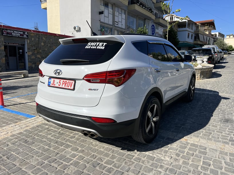 Rent a car in Gjirokastër