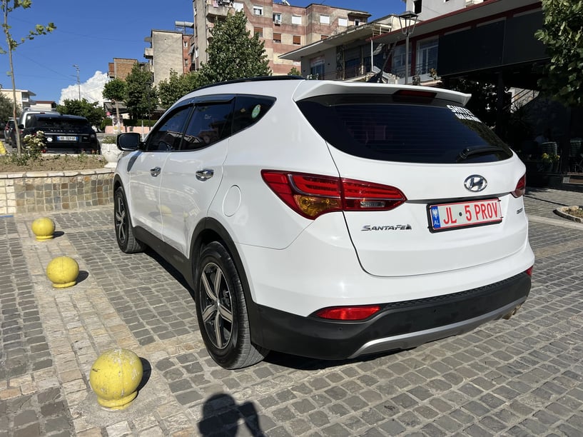 Rent a car in Gjirokastër