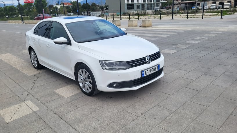 Rent a car in Tirana