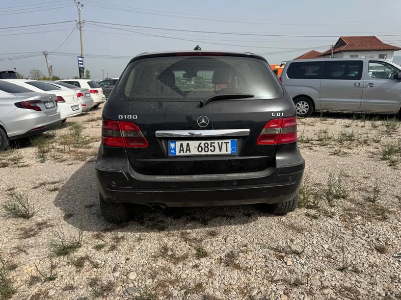 Louer une voiture à Tirana