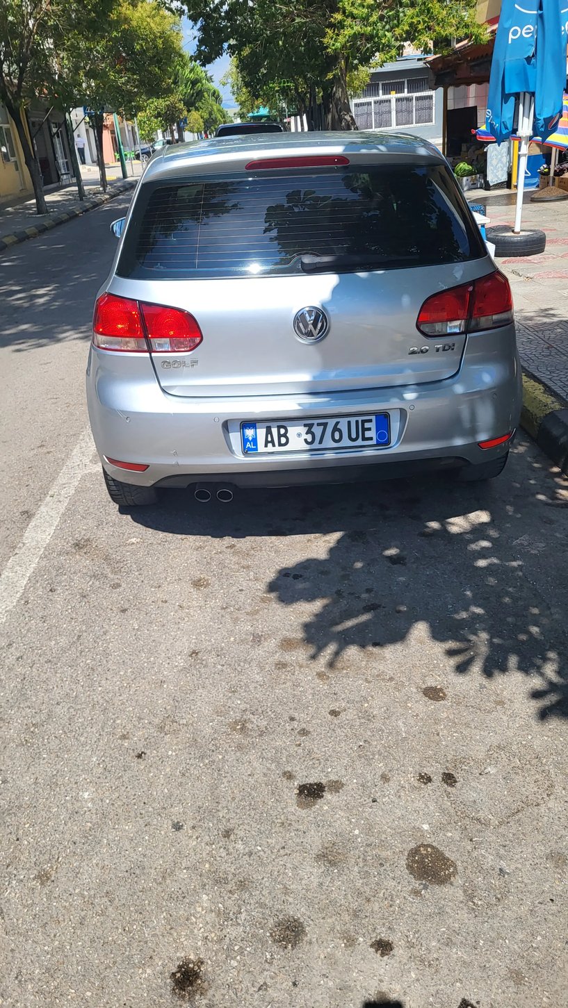 Alquila un coche en Tirana