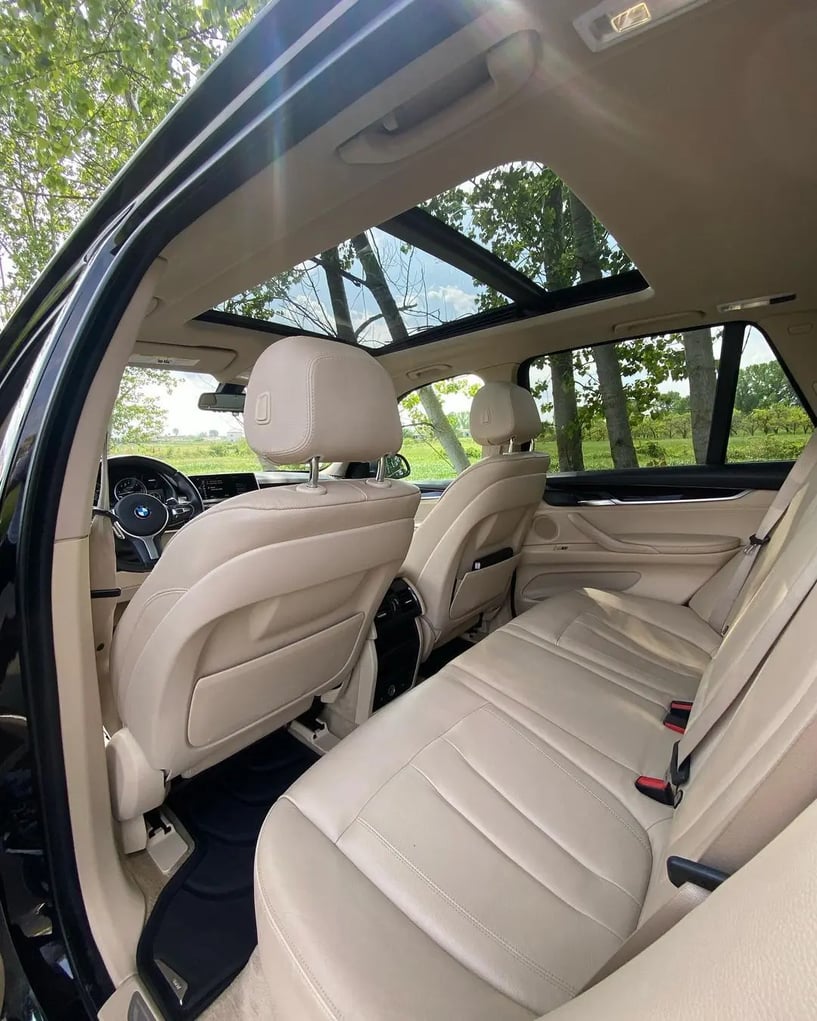 Noleggia un'auto a Tirana