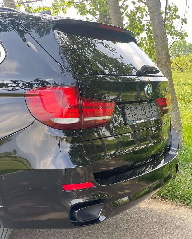 Noleggia un'auto a Tirana