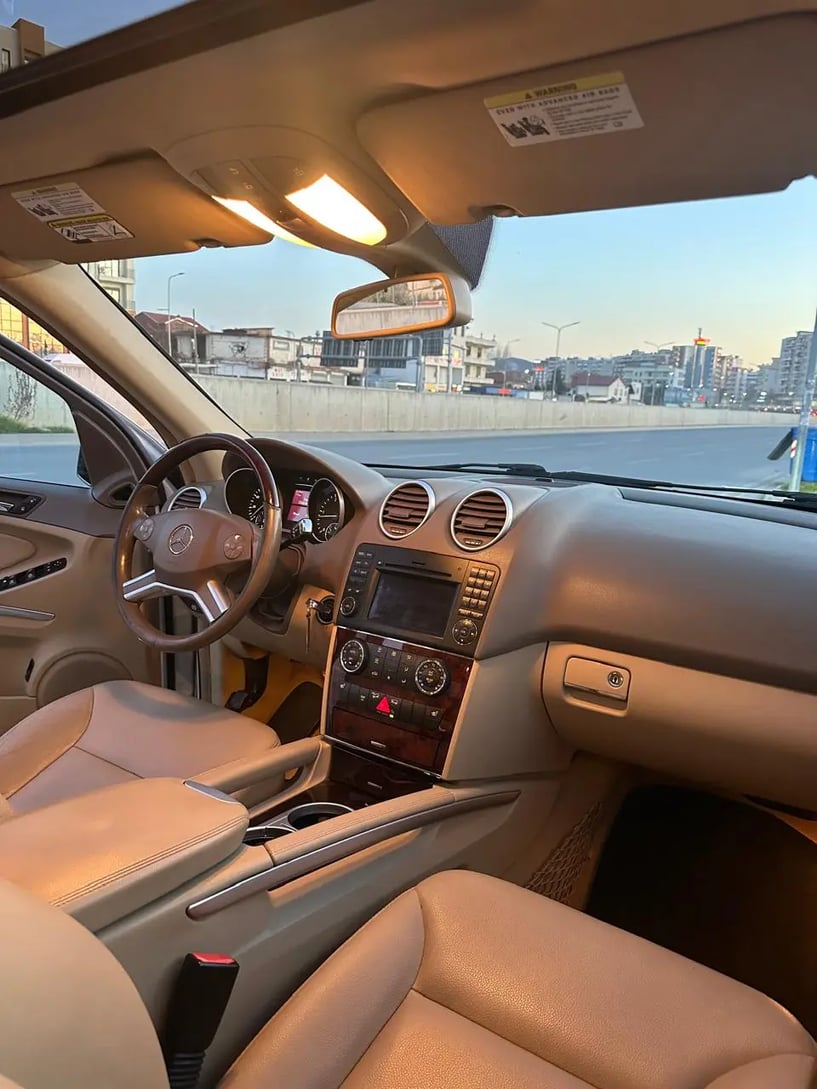 Louer une voiture à Tirana