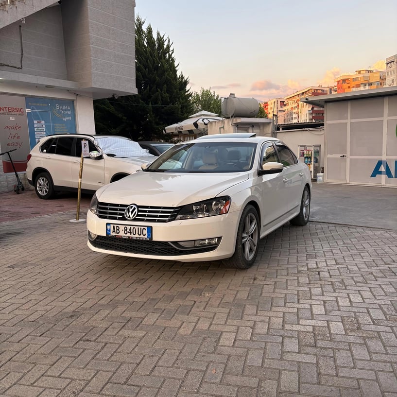 Merrni me qira një makinë në Tirana