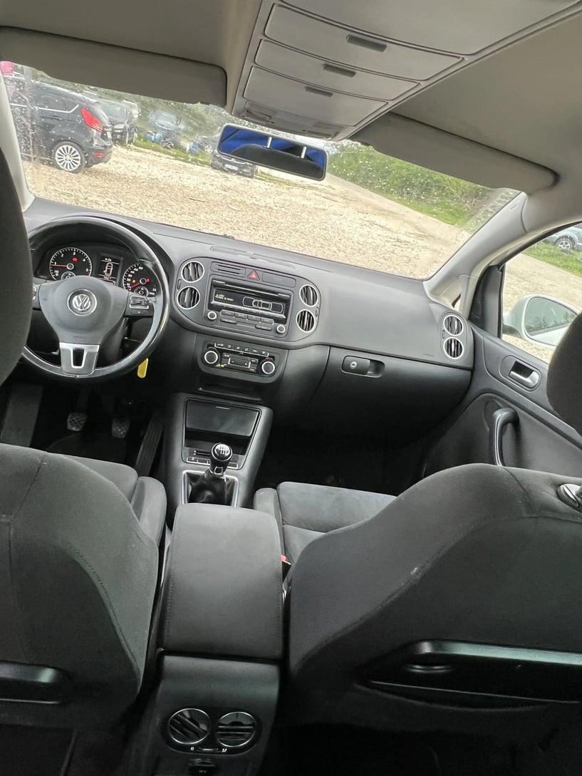 Noleggia un'auto a Tirana
