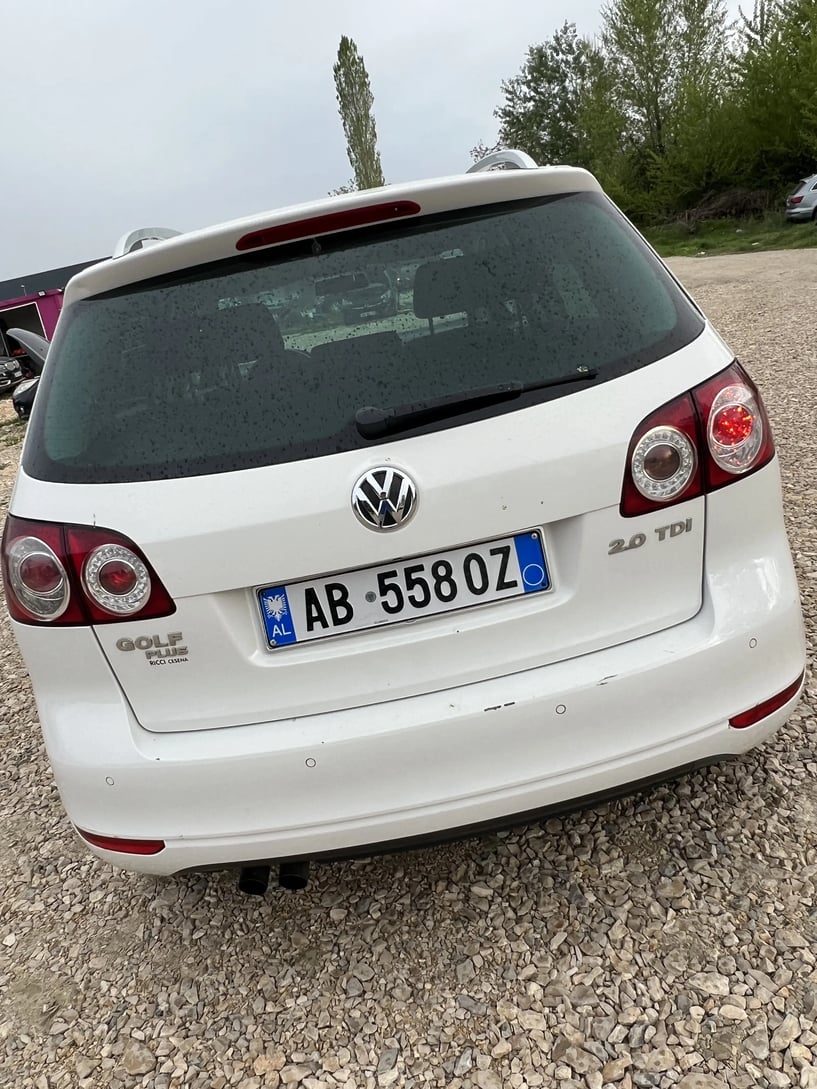 Noleggia un'auto a Tirana