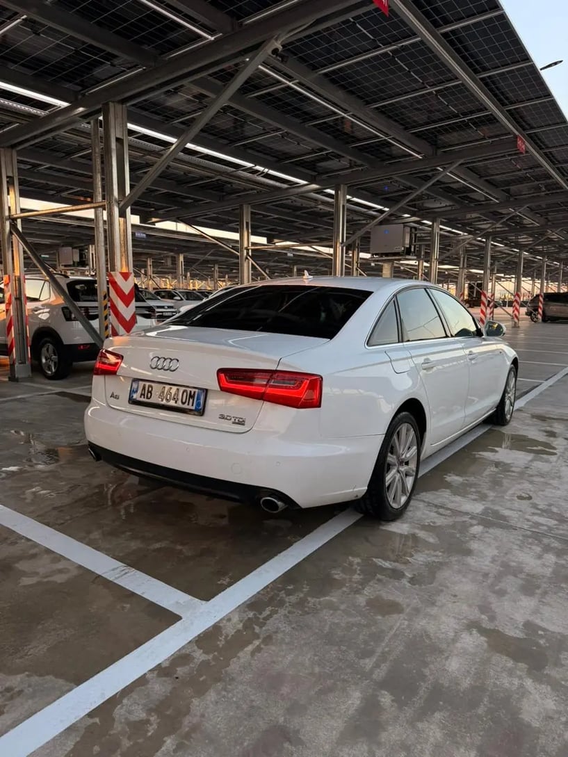 Wynajmij samochód w Tirana