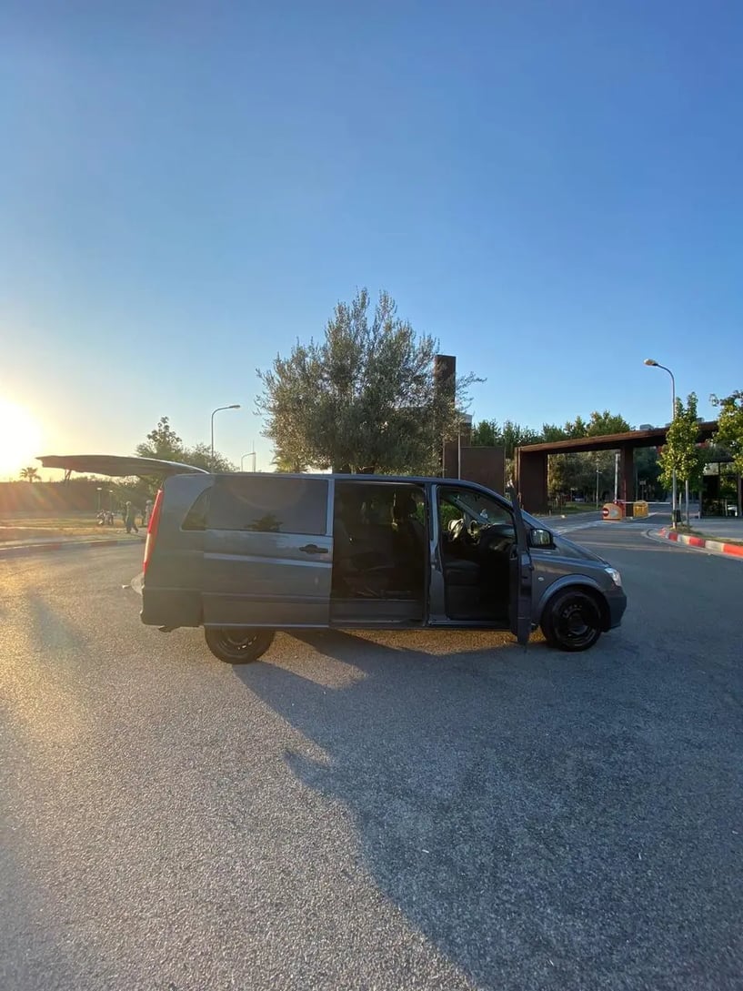 Noleggia un'auto a Tirana