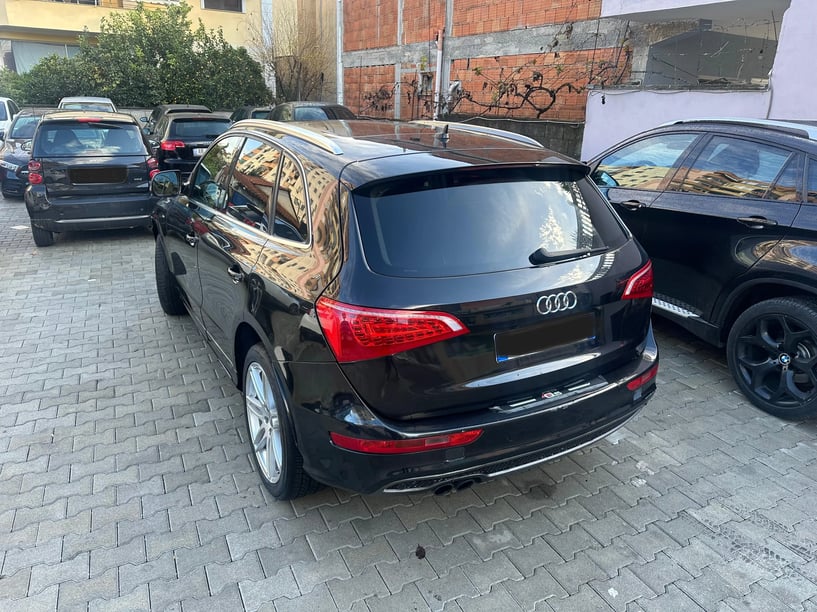 Rent a car in Tirana