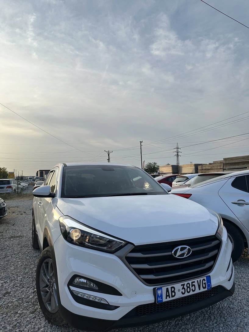 Wynajmij samochód w Tirana