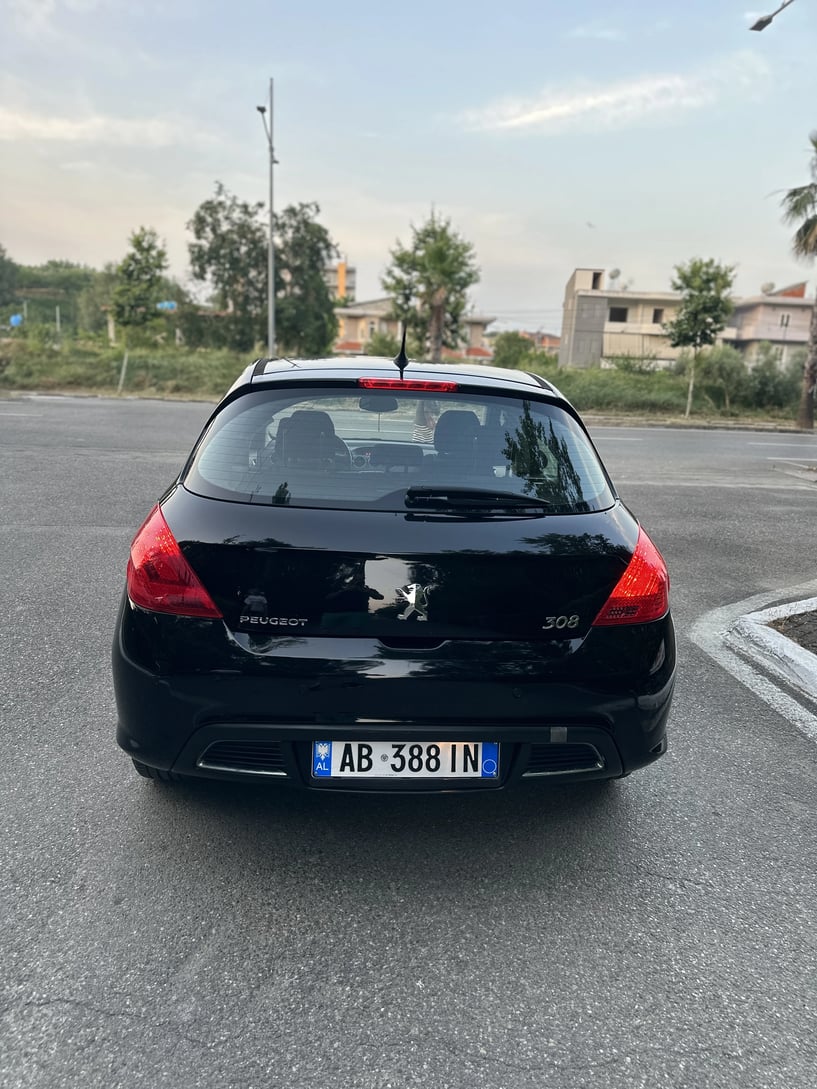 Alquila un coche en Durrës