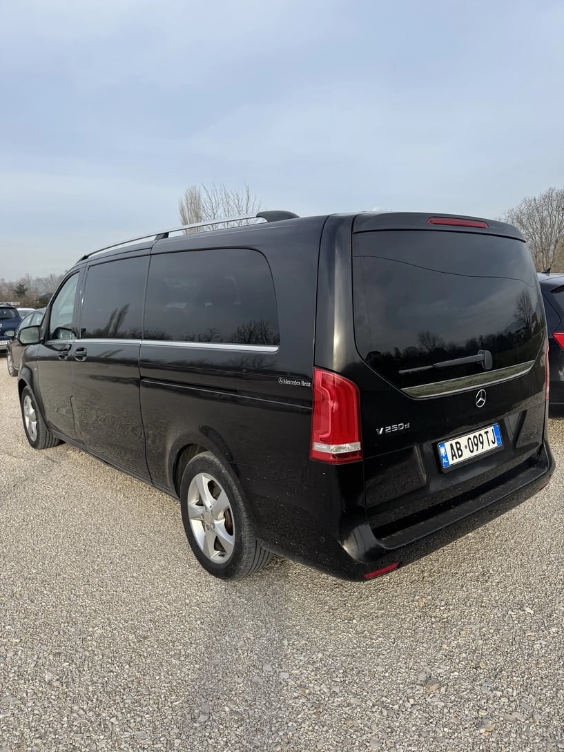 Wynajmij samochód w Tirana