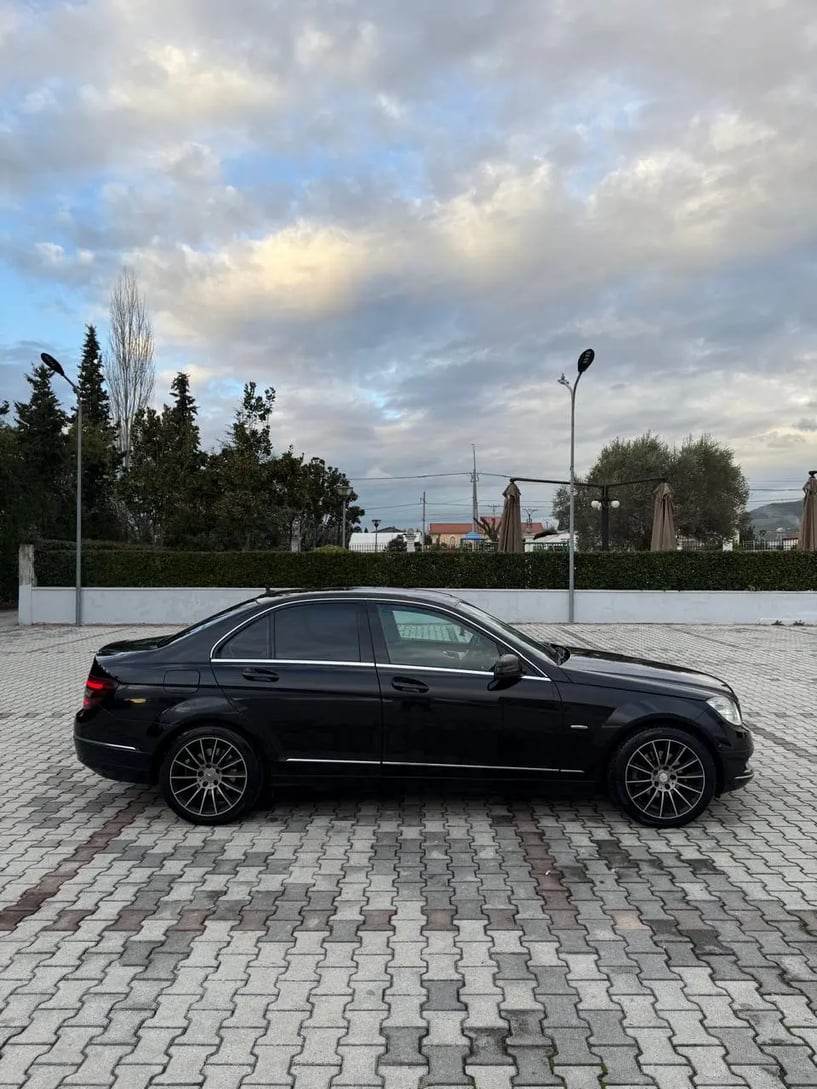 Louer une voiture à Tirana