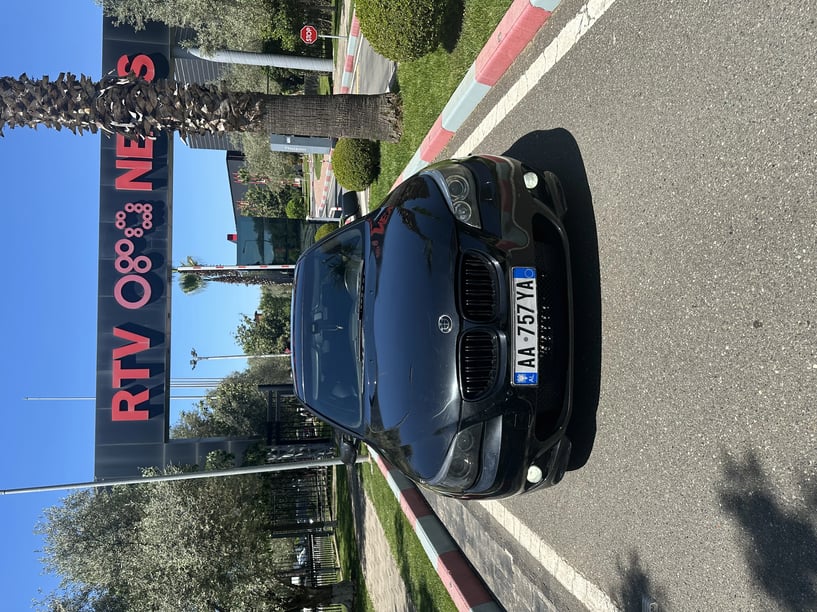 Wynajmij samochód w Tirana