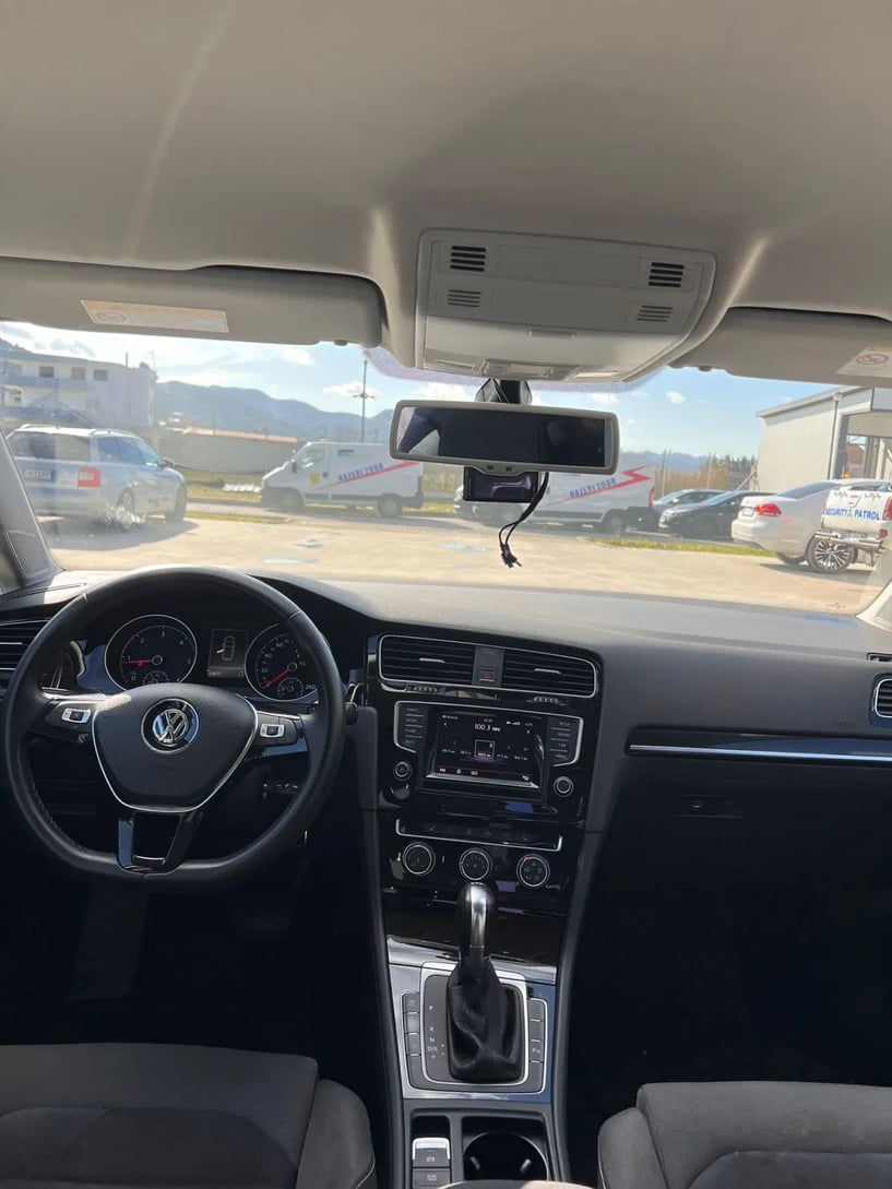 Wynajmij samochód w Tirana