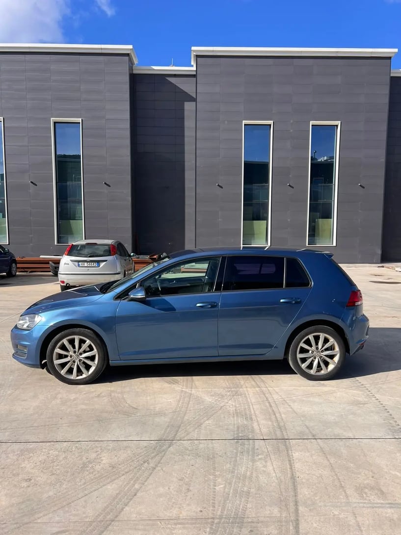 Wynajmij samochód w Tirana