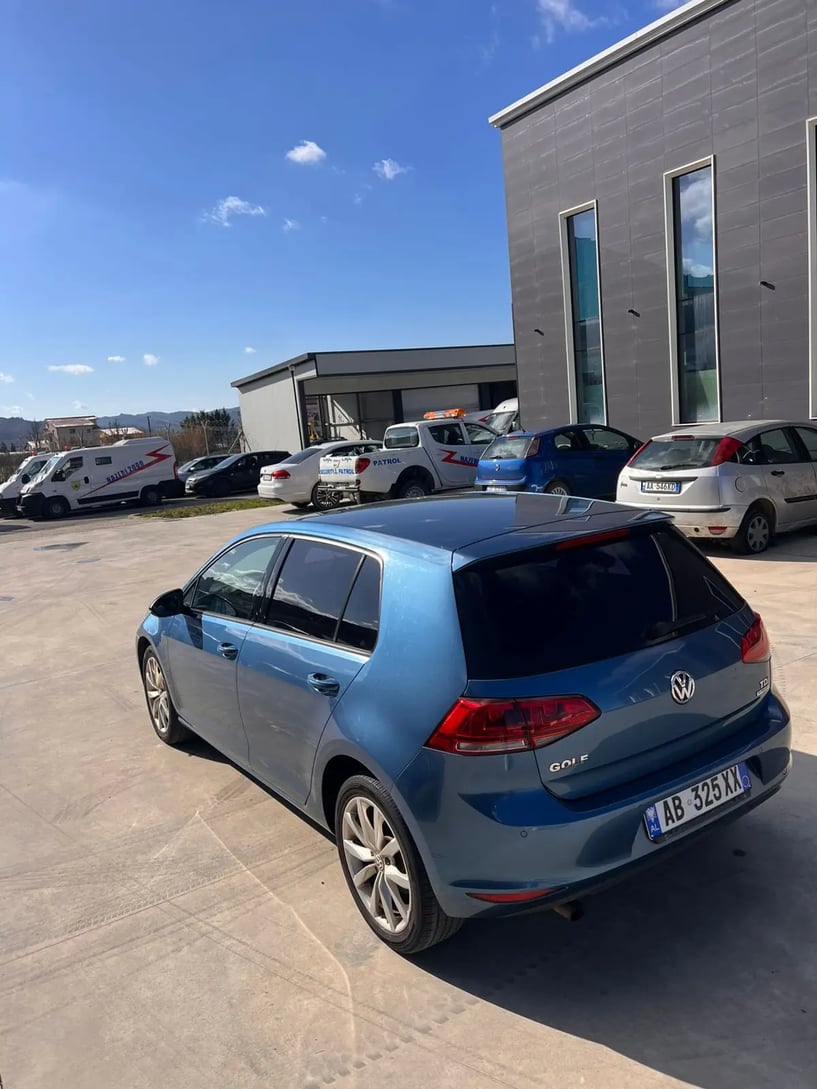 Wynajmij samochód w Tirana