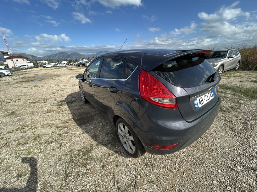 Louer une voiture à Tirana