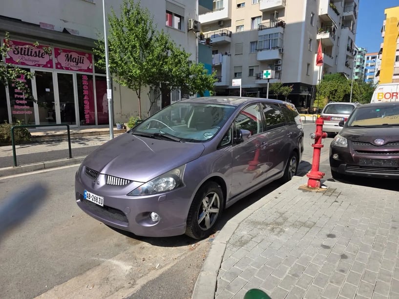Wynajmij samochód w Tirana