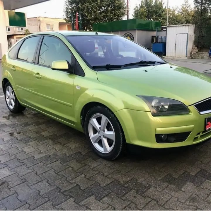 Merrni me qira një makinë në Tirana