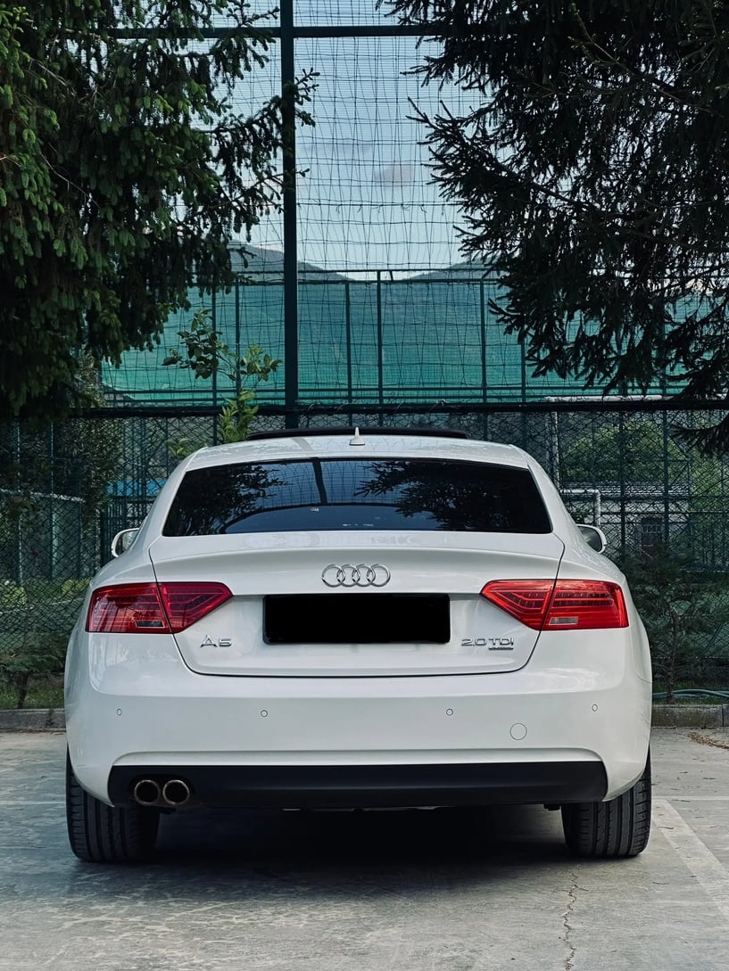 Alquila un coche en Elbasan