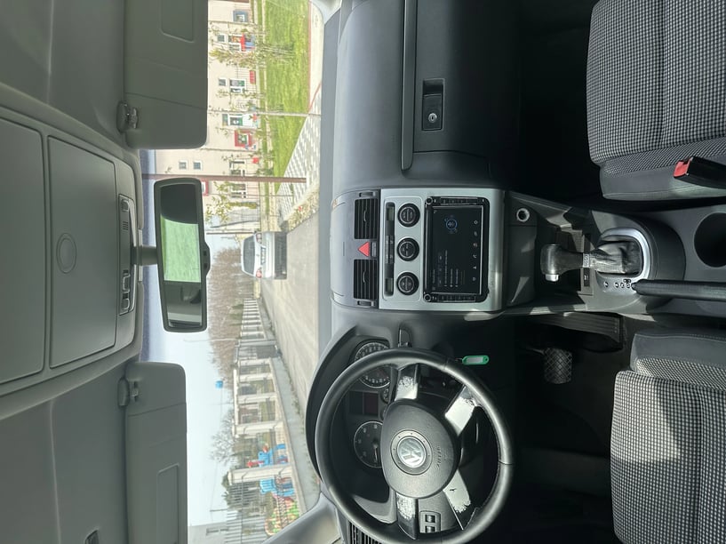 Noleggia un'auto a Tirana