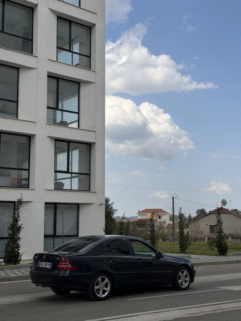 Louer une voiture à Tirana