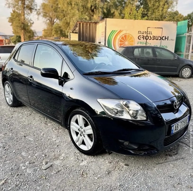 Rent a car in Tirana