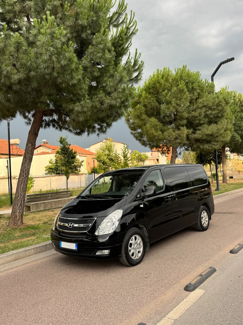 Alquila un coche en Tirana