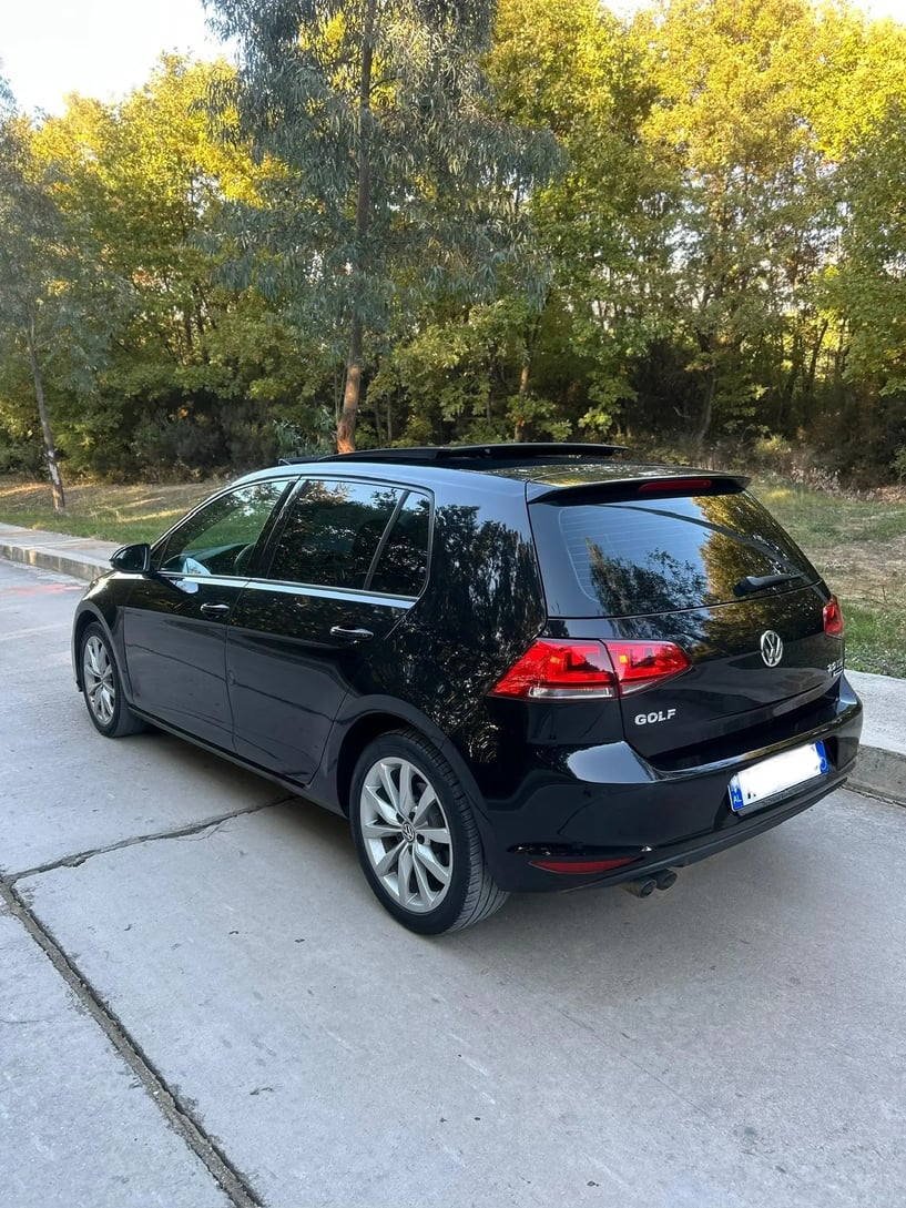 Rent a car in Tirana