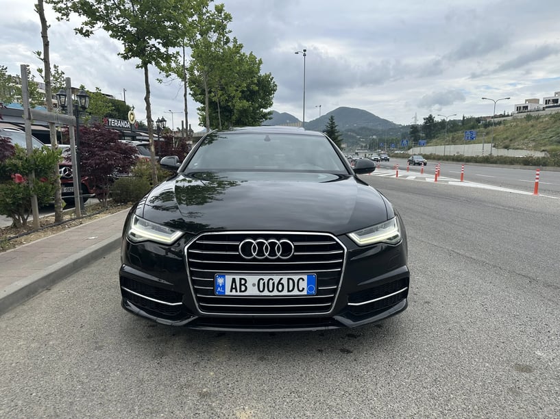 Merrni me qira një makinë në Tirana