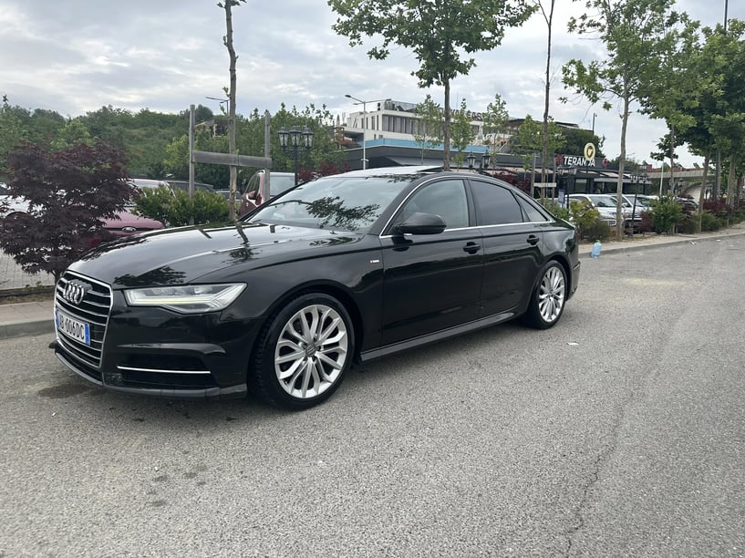 Merrni me qira një makinë në Tirana