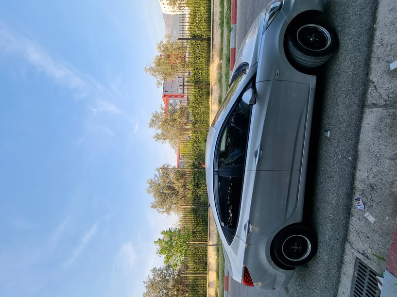 Noleggia un'auto a Tirana