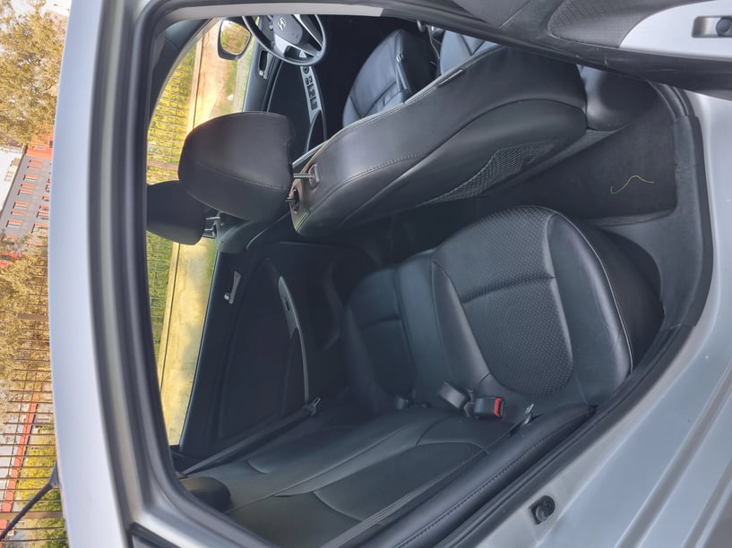 Noleggia un'auto a Tirana