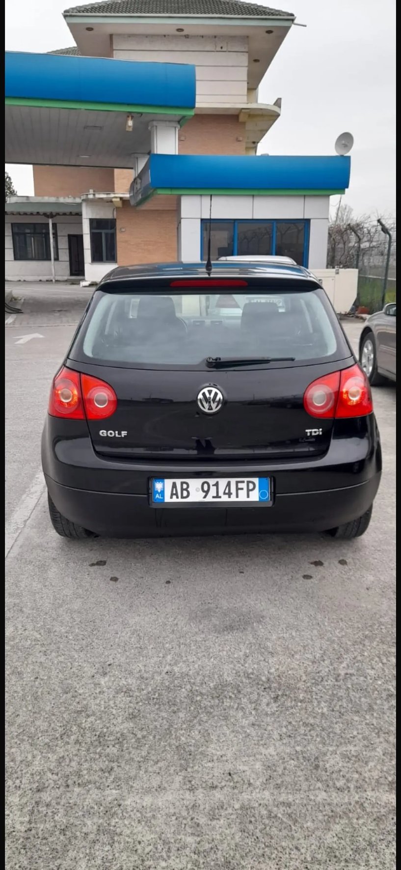 Alquila un coche en Tirana